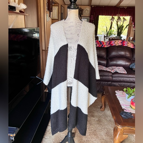 Anthropology Mixed Stripes Kimono one size black and white striped. - Picture 8 of 16